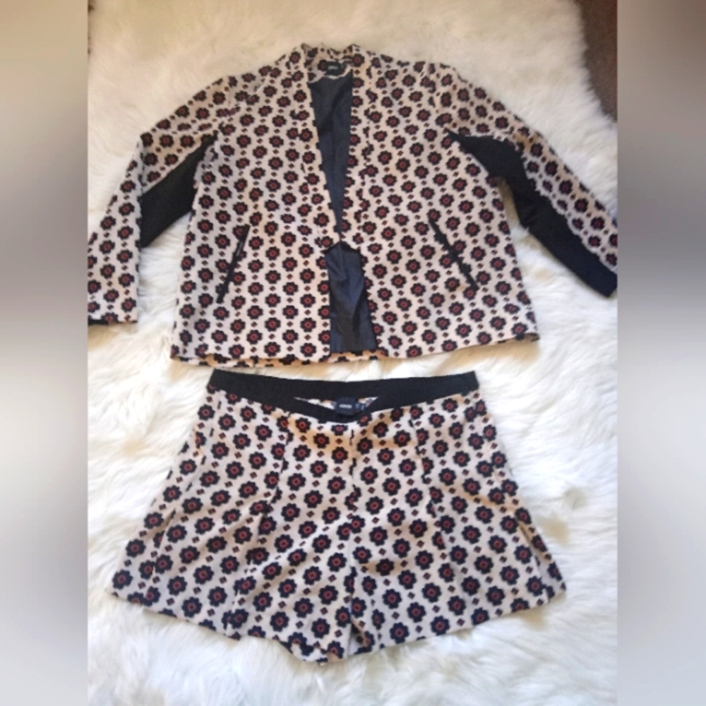ASOS 2-piece set Orange and black flowers Jacket/Pleated Shorts sz/10